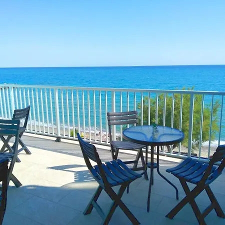 Acquamarina Deluxe Bed & Breakfast