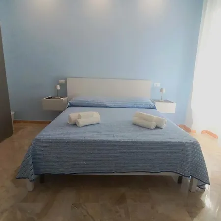 Acquamarina Deluxe לינה וארוחת בוקר