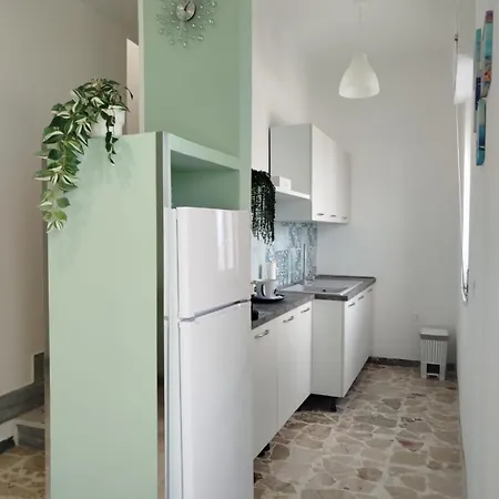 לינה וארוחת בוקר Acquamarina Deluxe קריאטי